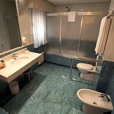 Hotel Castilla Vieja 4*