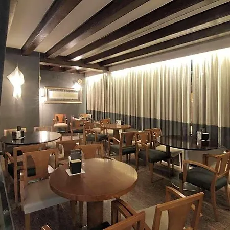 Hotel Castilla Vieja 4*