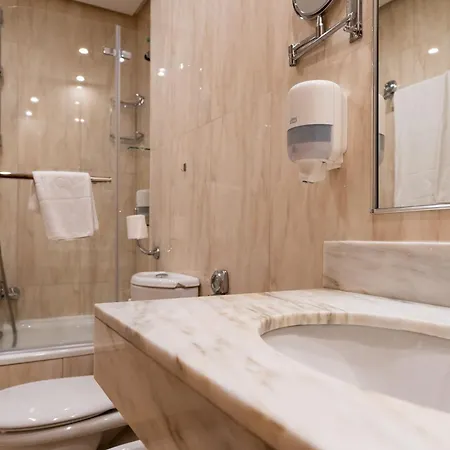 Hotell Castilla Vieja 4*