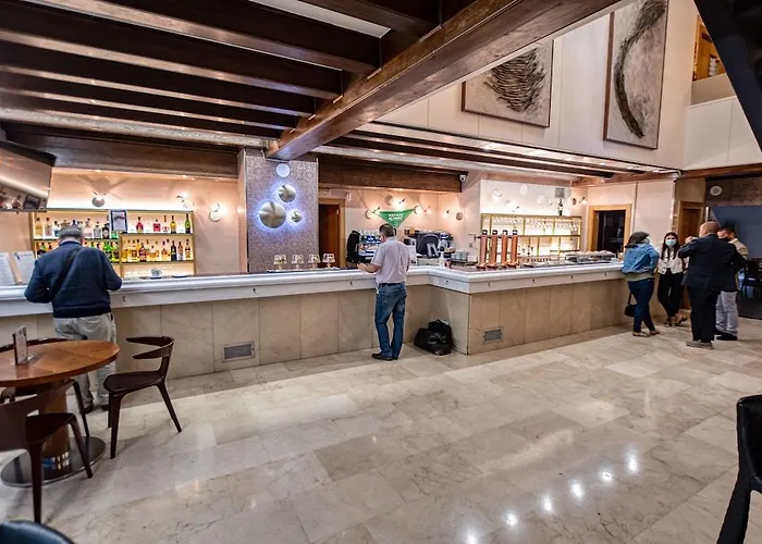 Отель Castilla Vieja