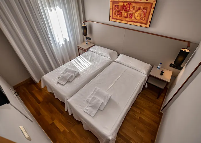 Отель Castilla Vieja