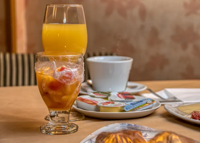 Отель Castilla Vieja 4*