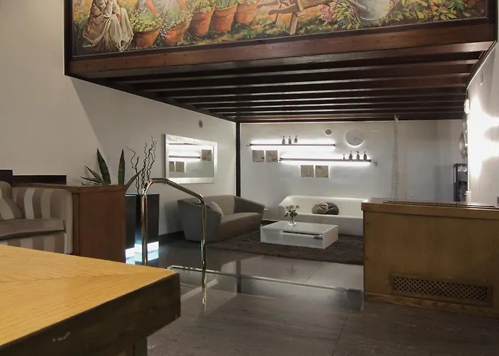 Отель Castilla Vieja 4*